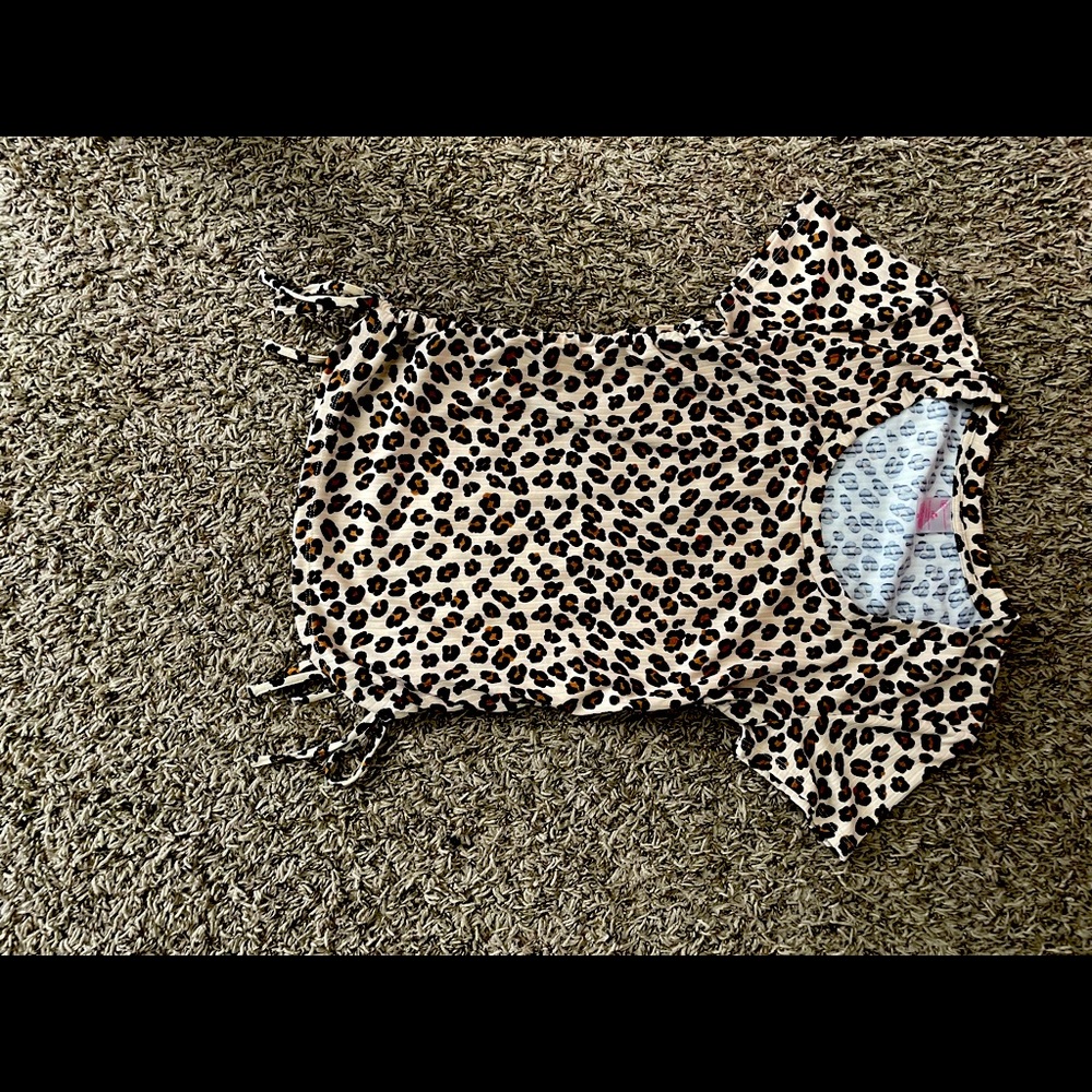 Leopard print top M